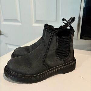Dr. Martens Junior's 2976 Leonore Mono Chelsea boots in black